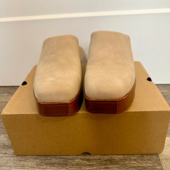 Mules - Picture 2 of 8